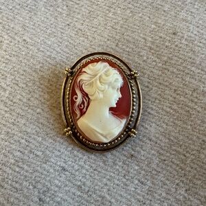 Vintage Cameo Victorian Style Brooch in White and Coral with Gold Frame Pin